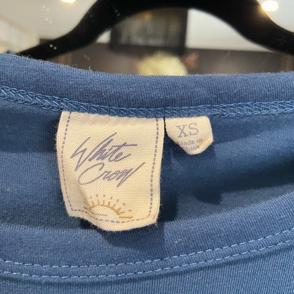 Cropped, velvet, vintage inspired, graphic tee. - Picture 7 of 7